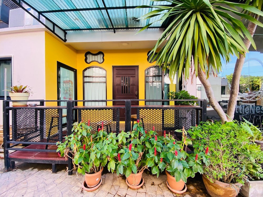 The Little Nest Hotel 5/49