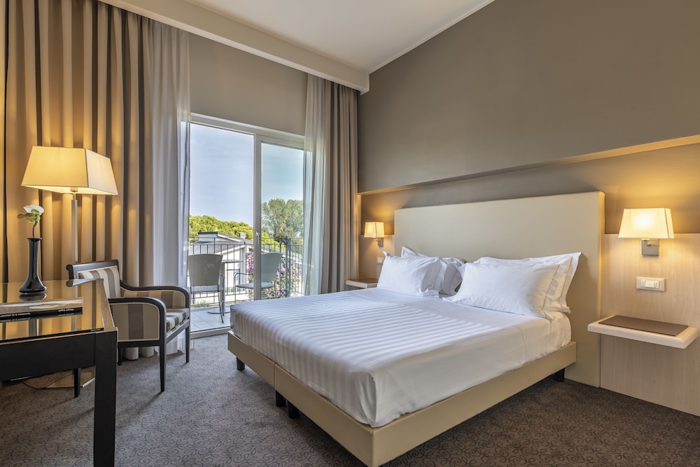 Villa Rosa Hotel 17/65