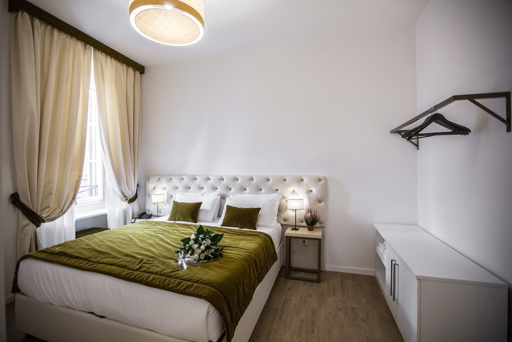 Chic Town Luxury Rooms 37/69