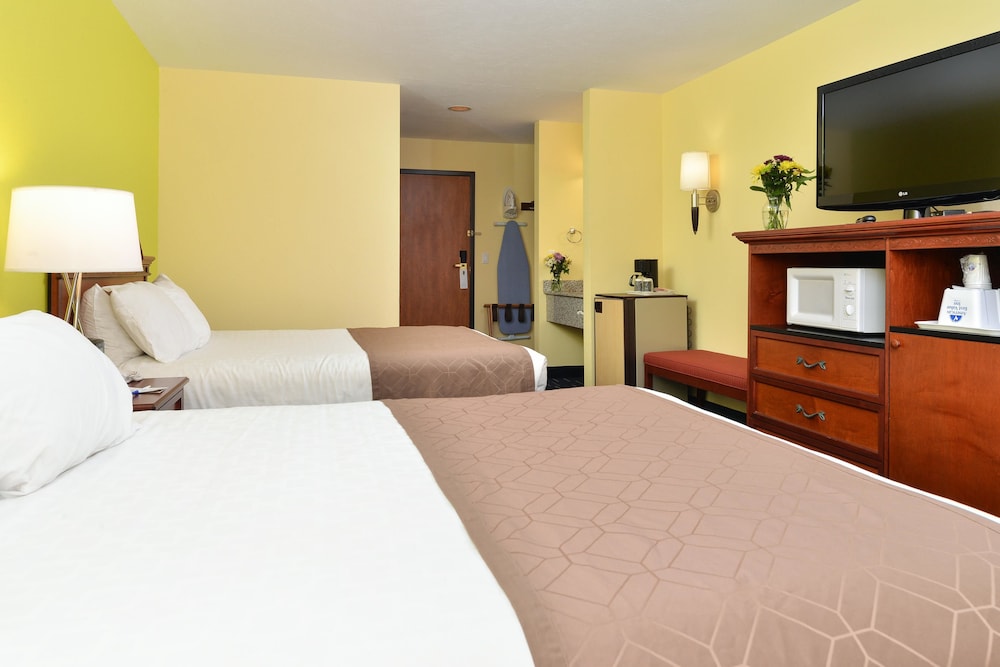 Americas Best Value Sandman Inn 14/37