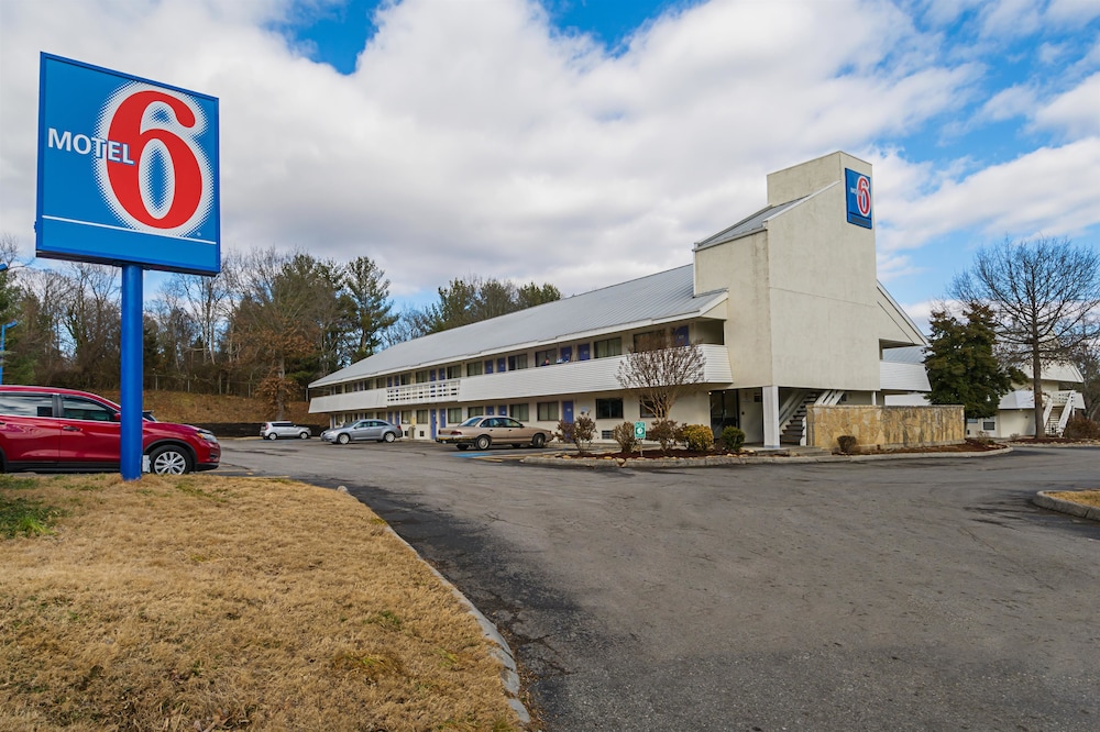 Motel6 Knoxville, TN - North 38/45
