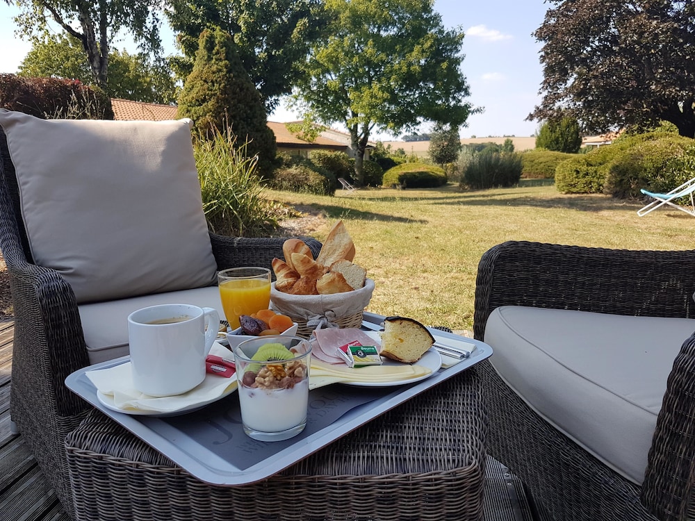 Hotel Kyriad Angouleme Nord Champniers 52/73