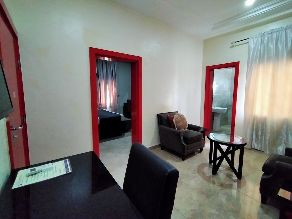 Boardwalk Hotel Wuse 2 15/23