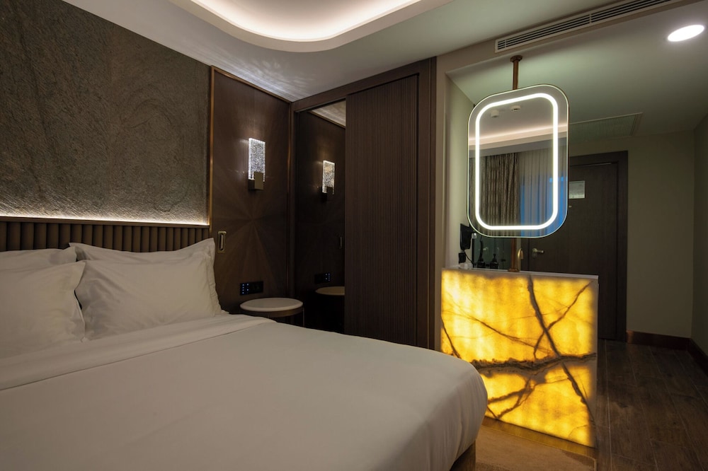 Boreas Hotel, Trademark Collection by Wyndham 16/60
