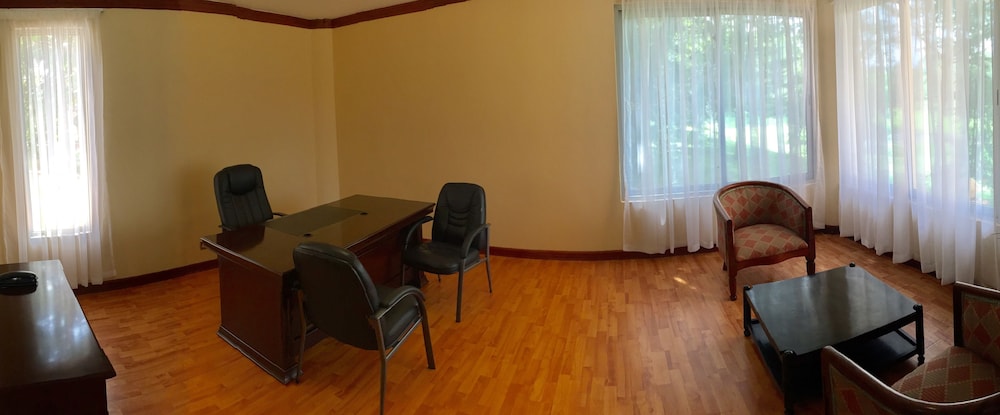 GOLF COURSE HOTEL 25/42