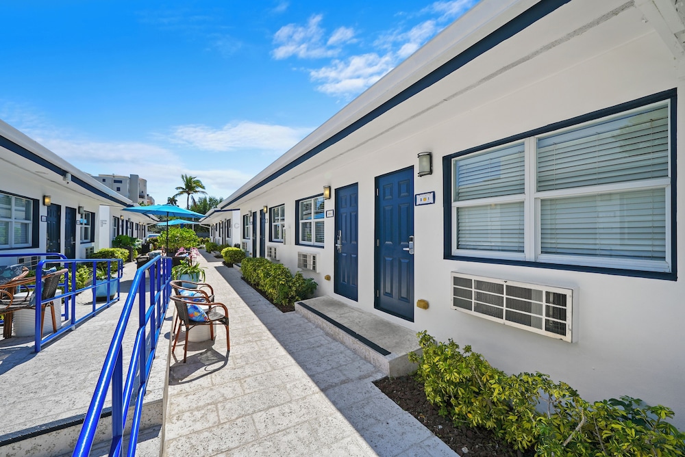 Hollywood Beach Suites Hostel Hotel 63/75