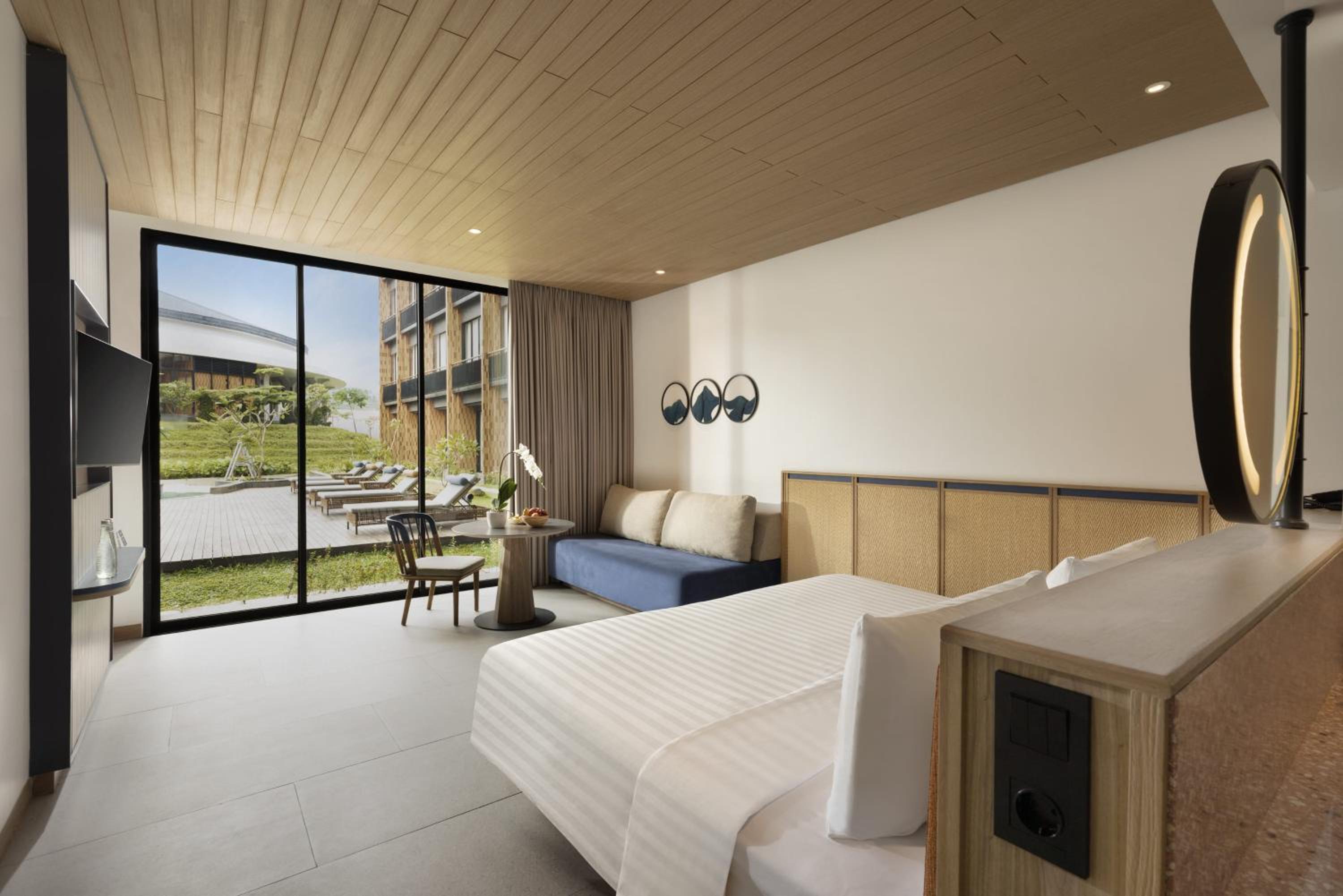 Deluxe, Double Bed, Pool Access