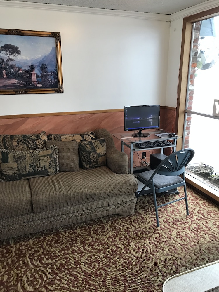Travelodge by Wyndham Florence 34/53