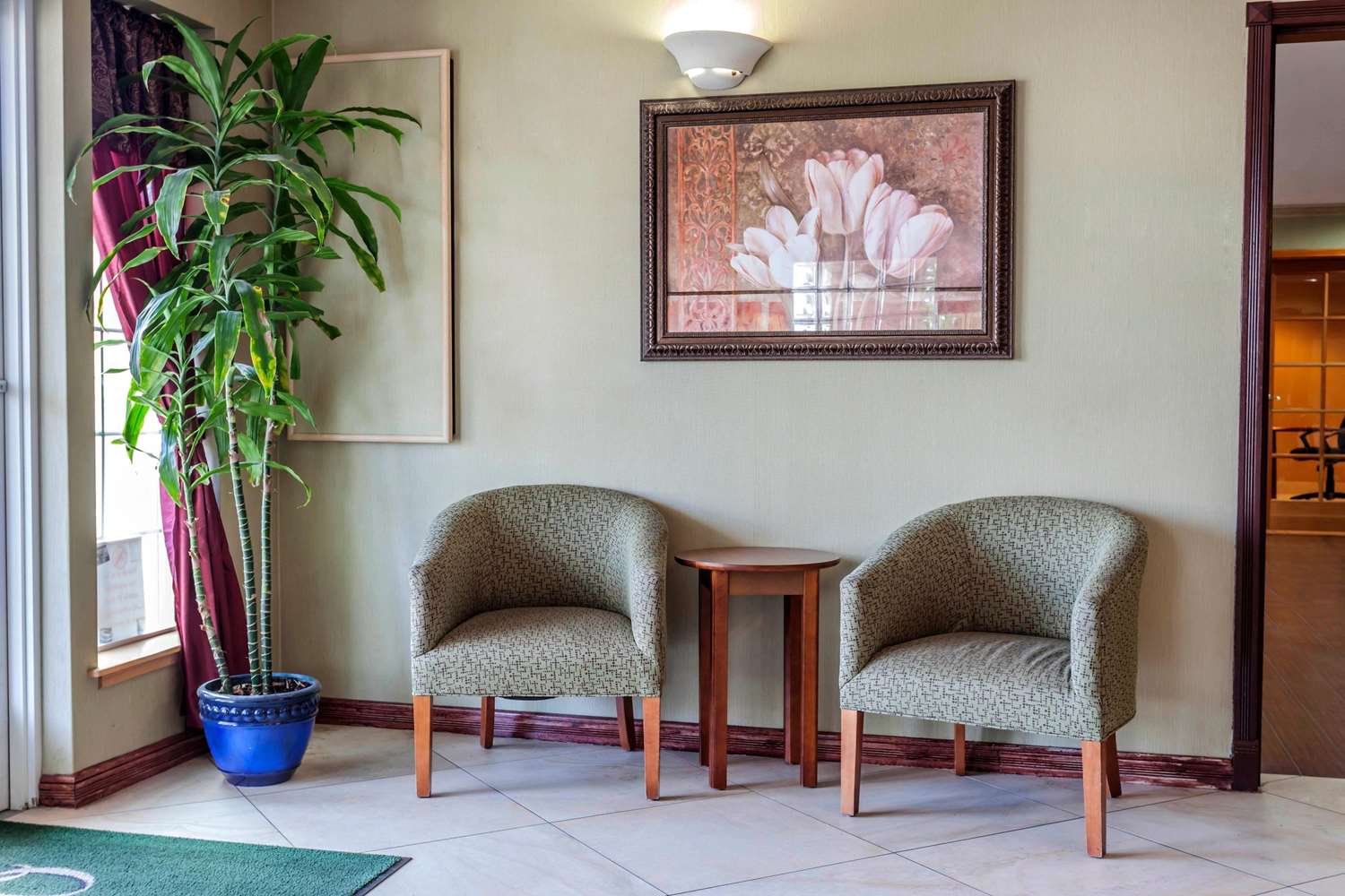 Quality Inn Near Seattle Premium Outlets 7/16
