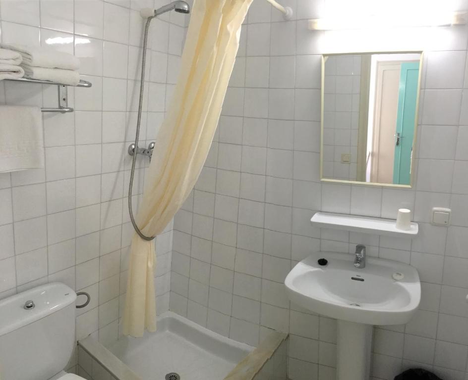 Hostal Rom 36/39