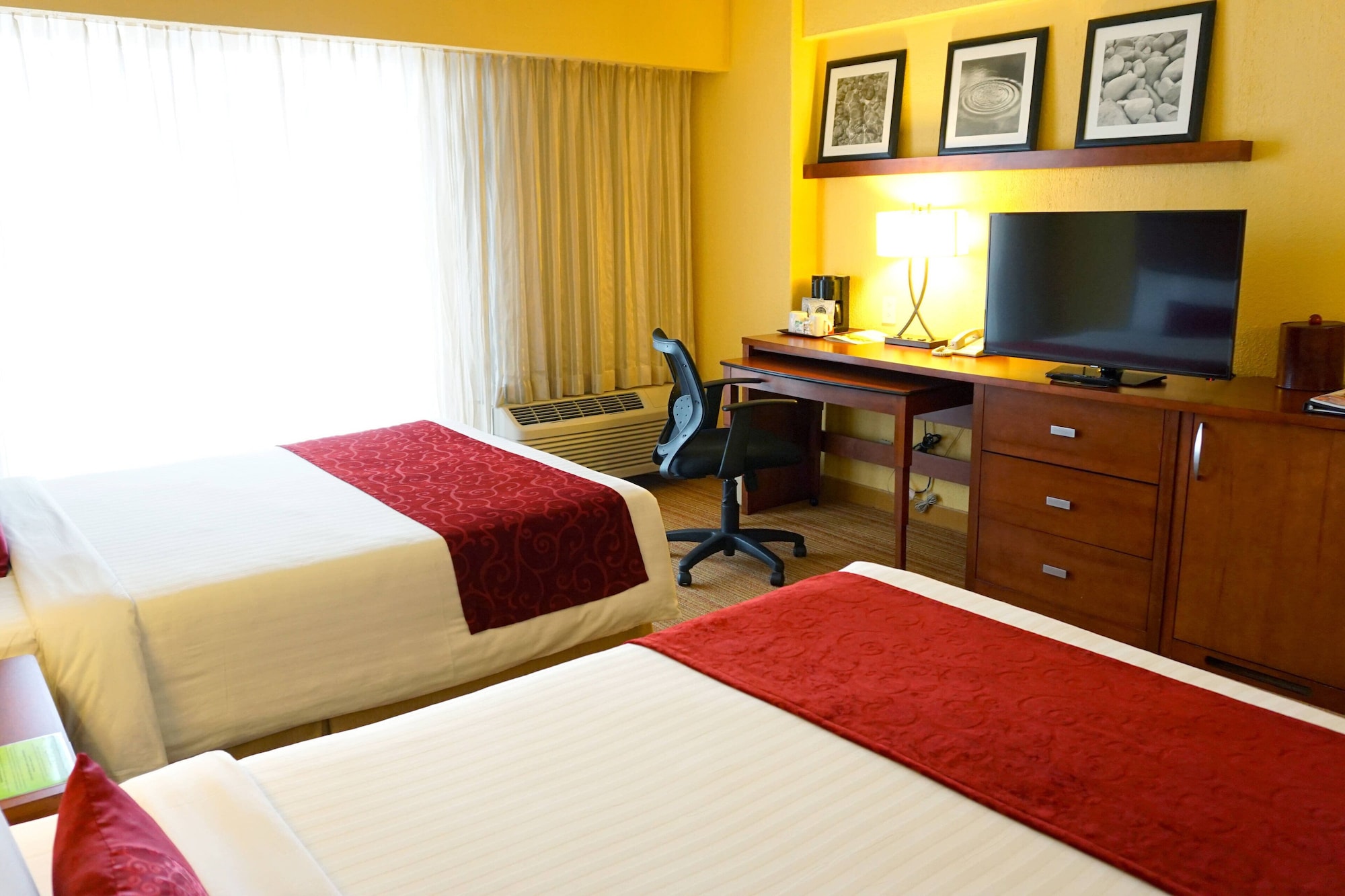 غرفة كلاسيكية بسريرين مزدوجين بإطلالة على المدينة للمدخنين، Courtyard By Marriott Puebla Las Animas 7/10
