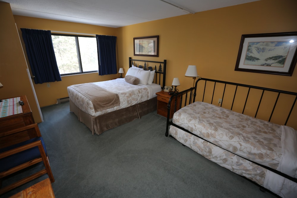 Black Bear Lodge 12/69
