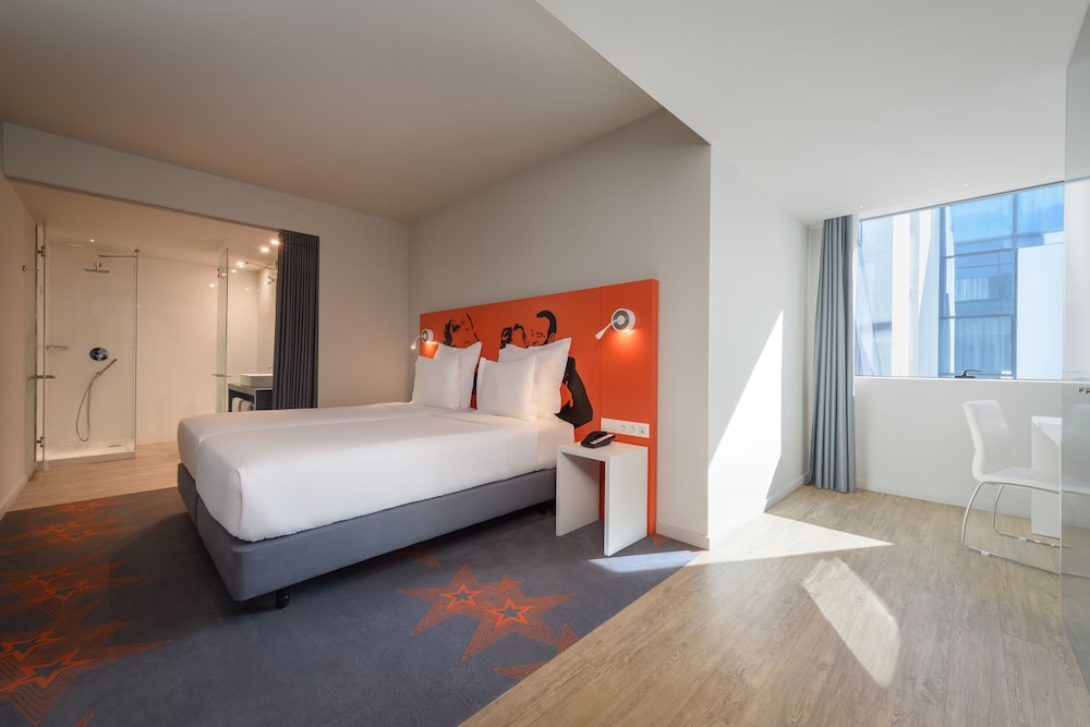EXECUTIVE, DOUBLE BED