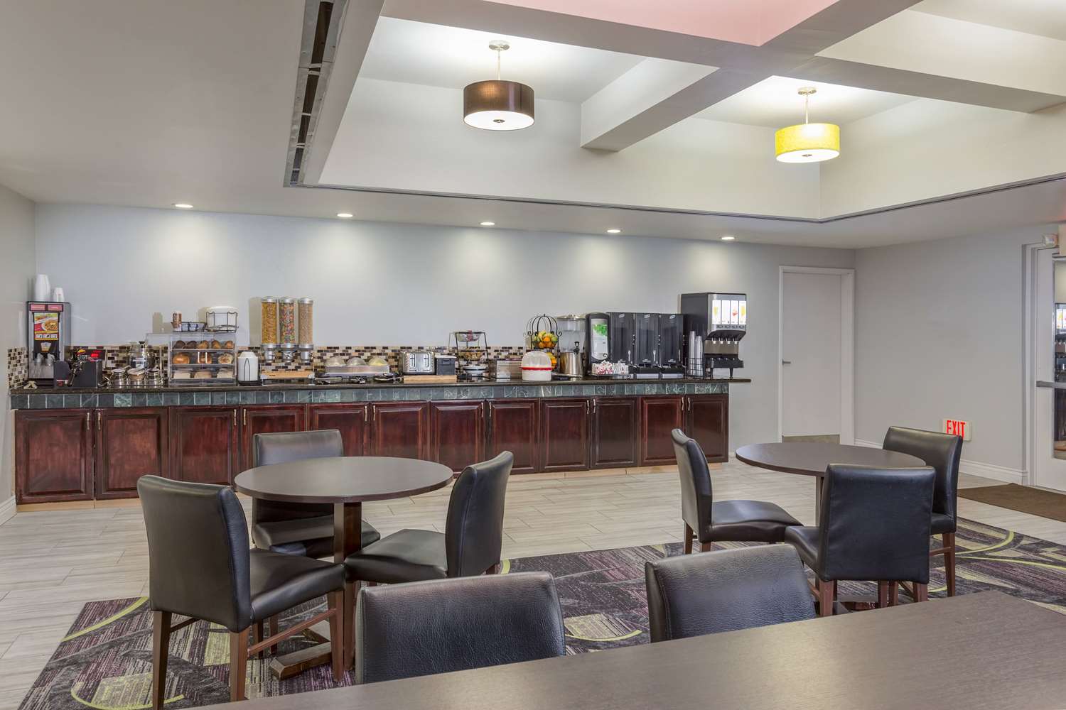 La Quinta Inn & Suites by Wyndham Visalia/Sequoia Gateway 46/60