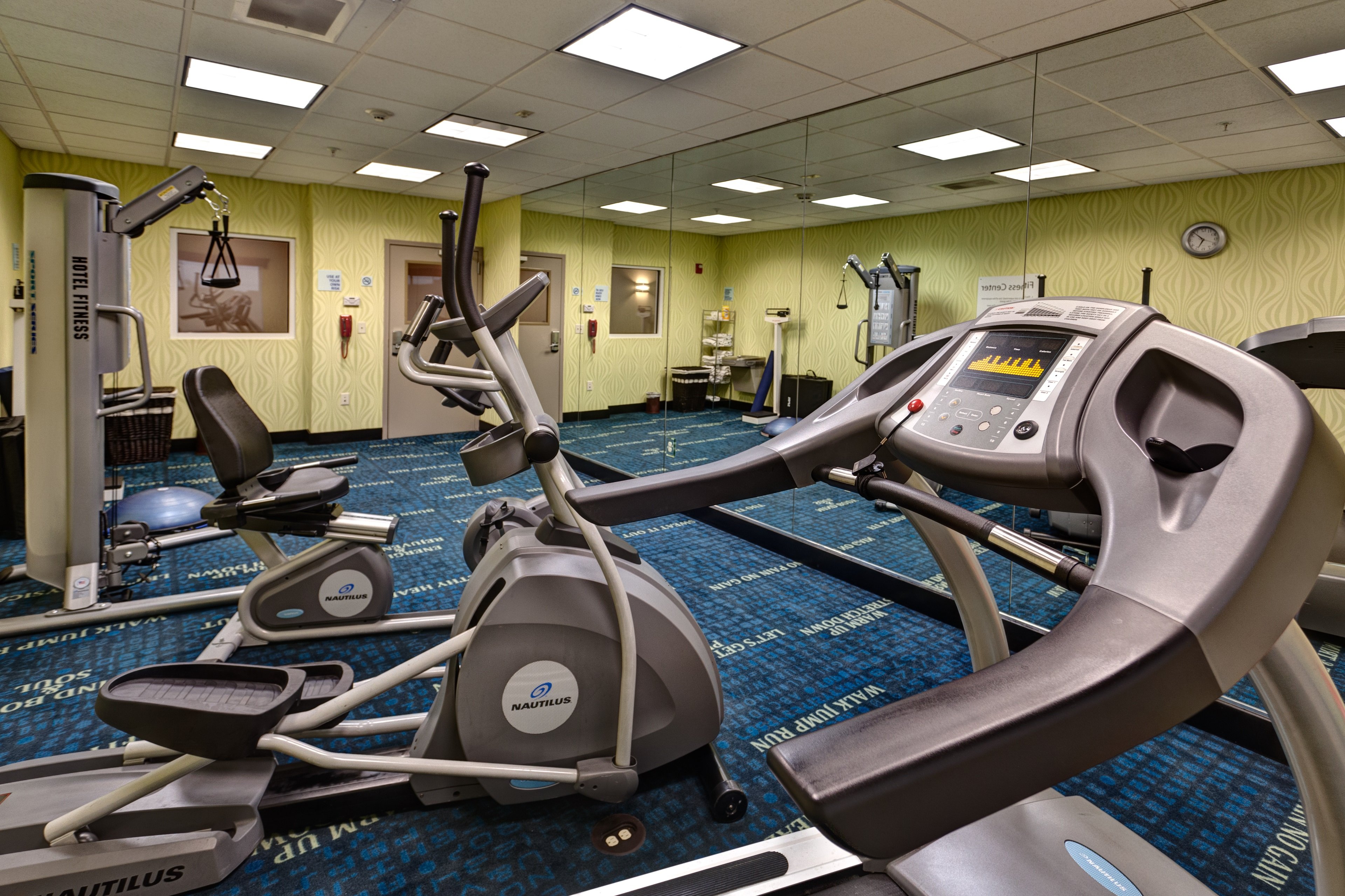 Holiday Inn Express & Suites Wichita Northwest Maize K-96 27/43