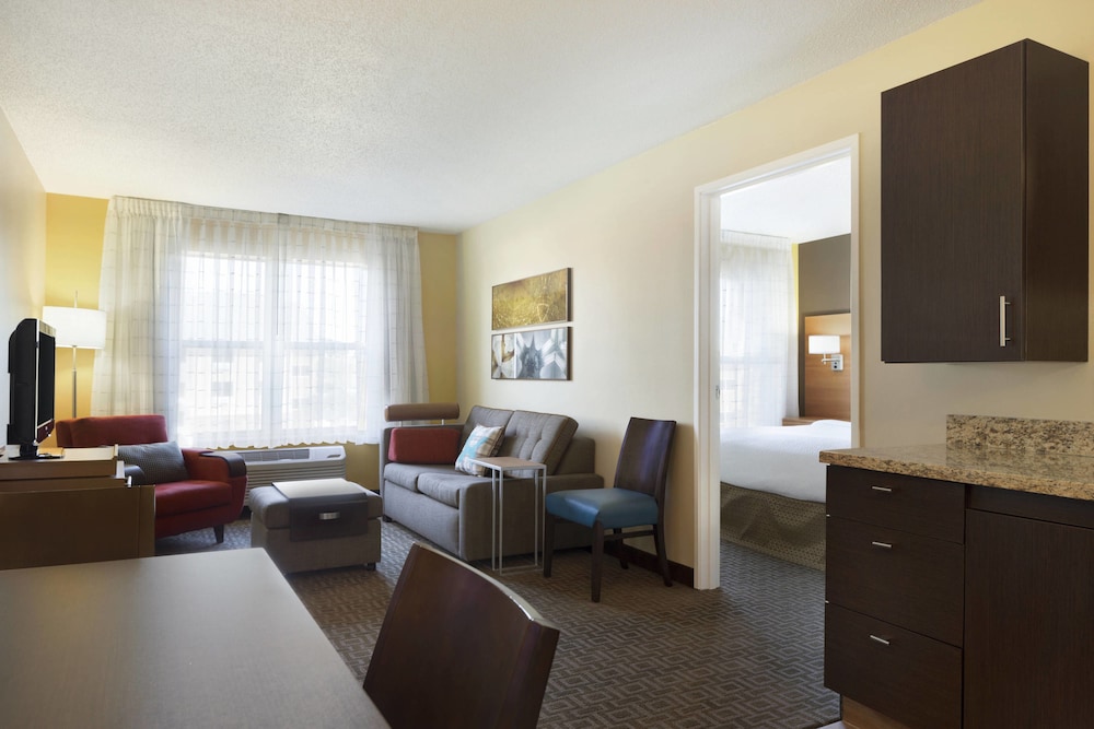 TownePlace Suites Chicago Naperville 15/22