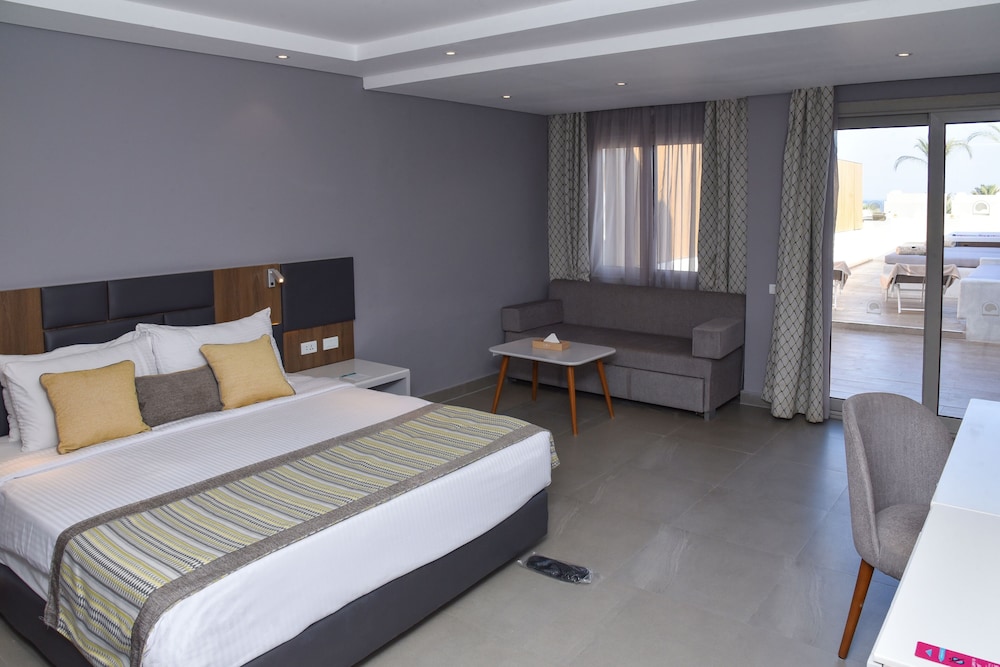 Suite, Jetted Tub