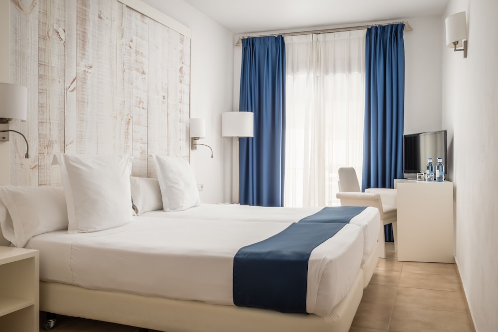 ROOM, SINGLE, DOUBLE BED