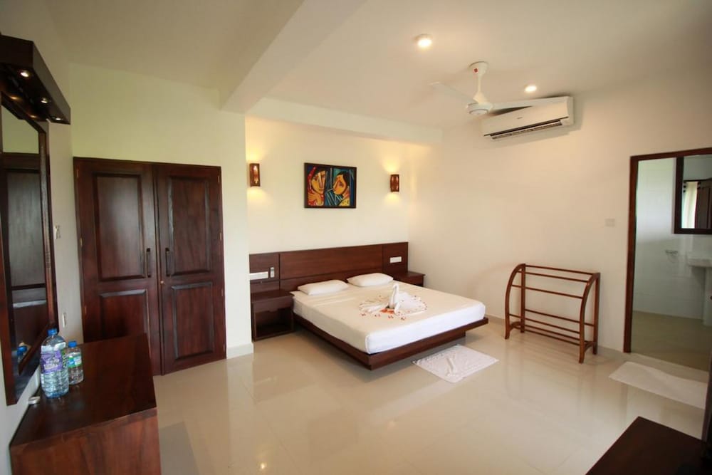 Hideaway Lodge 3/32