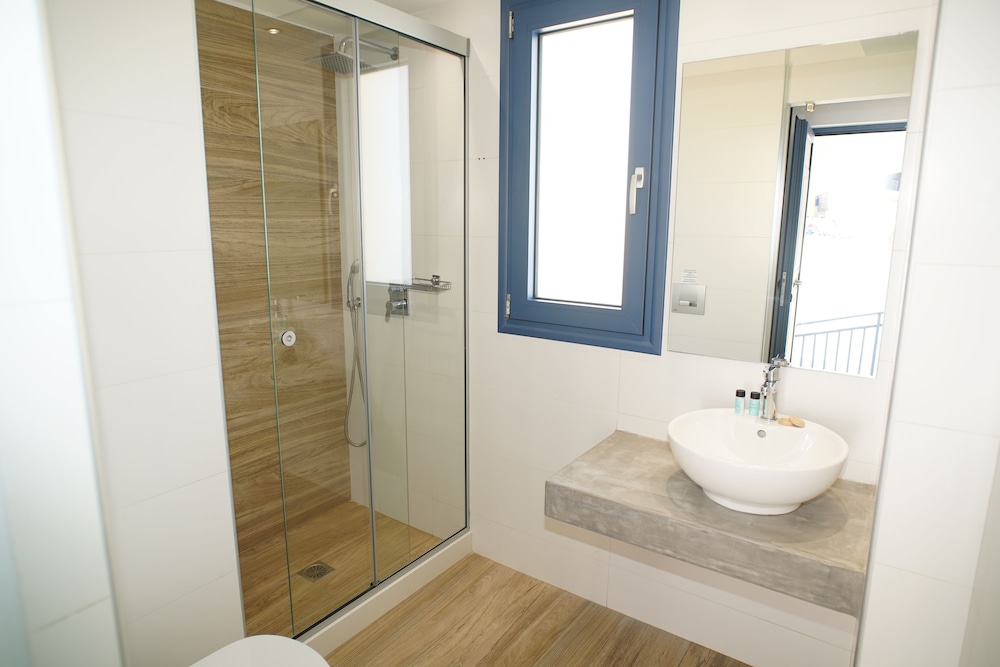 Astra Village & Suites 60/63