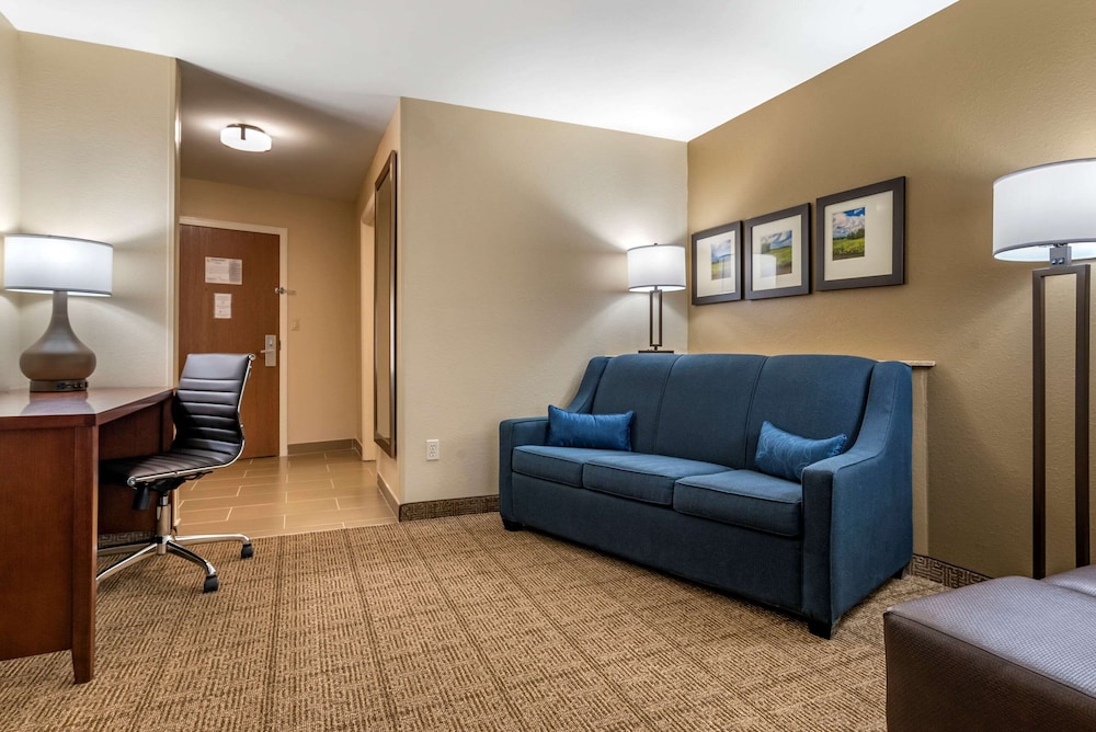 Comfort Suites Niceville Near Elgin Air Force Base 28/61