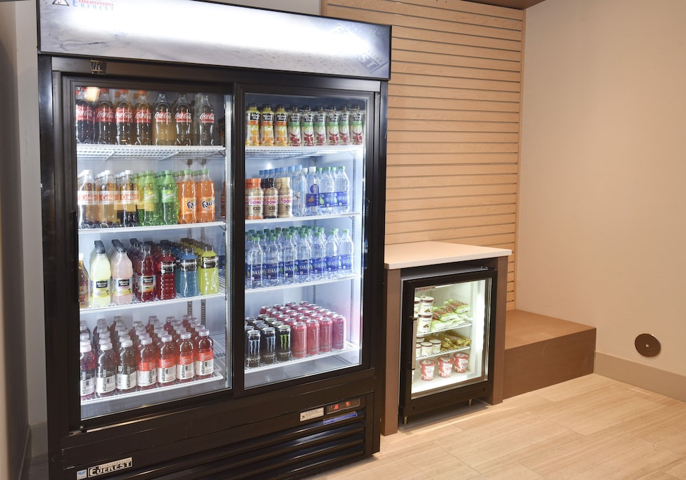 Holiday Inn Express & Suites Orlando - Lake Nona Area 38/47