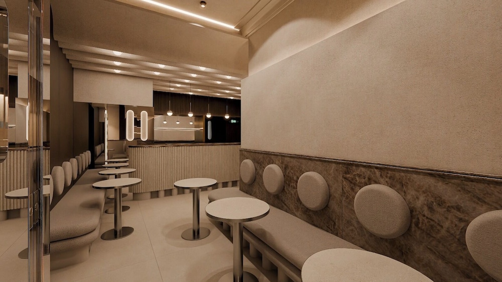 Modern Waikiki Hotel 38/50