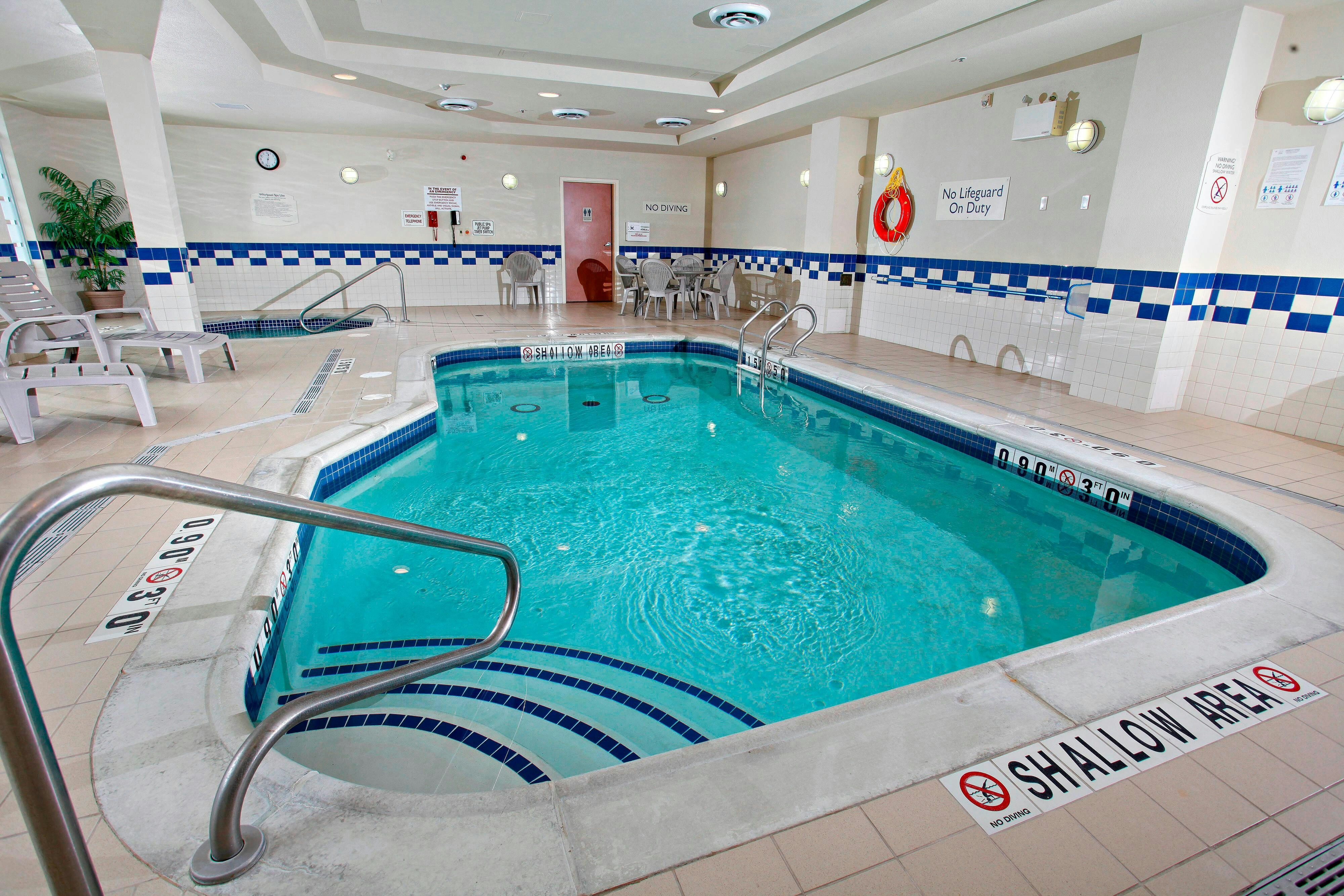 Fairfield Inn And Suites Sudbury 24/36
