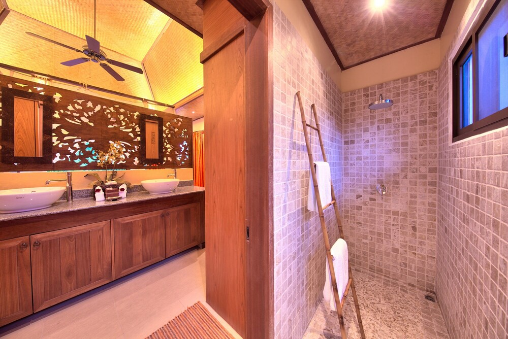 Baan Buaa - 3 Bedroom Beach Side Villa 10/50