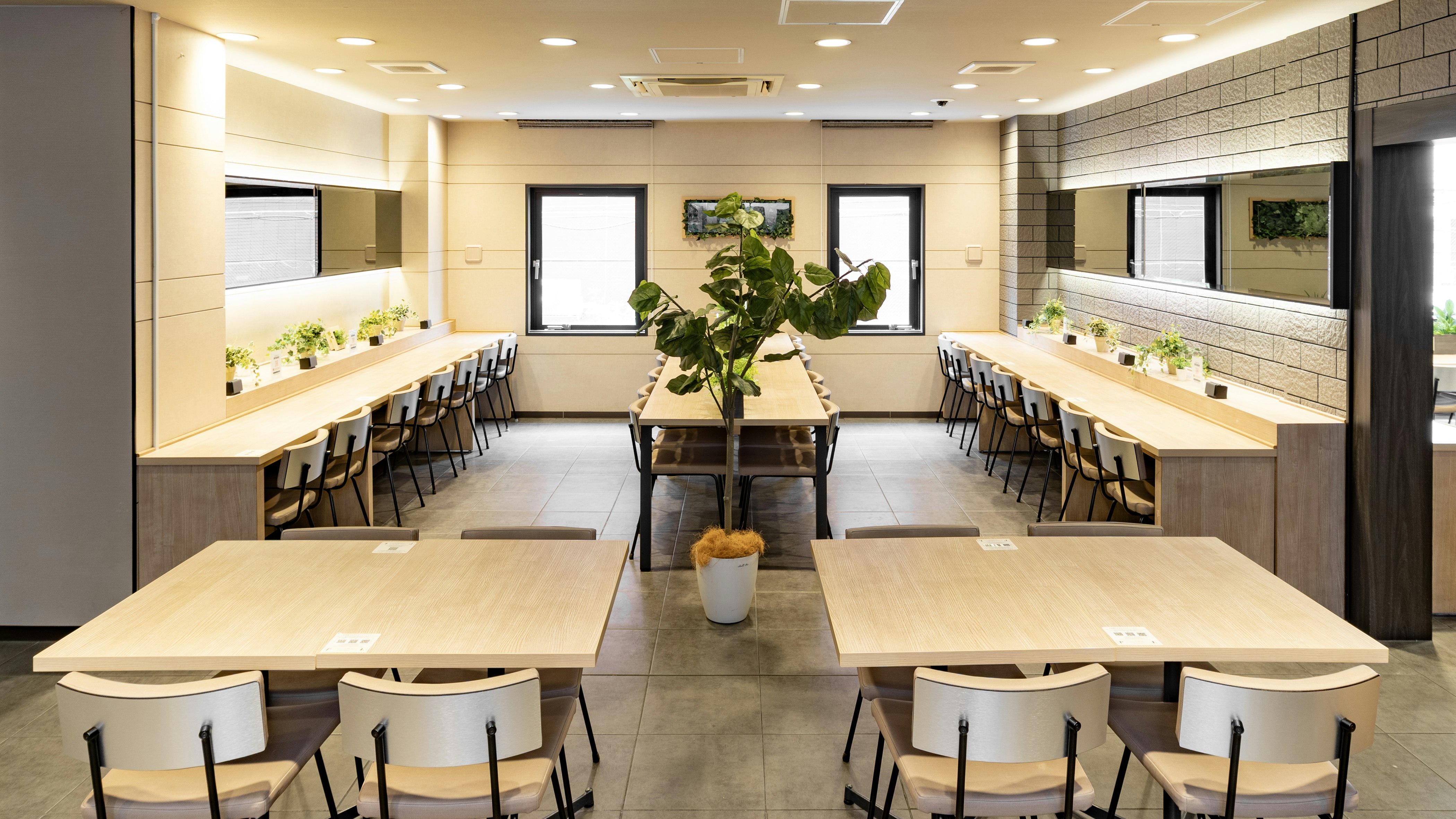 Super Hotel Namba Nipponbashi 33/37