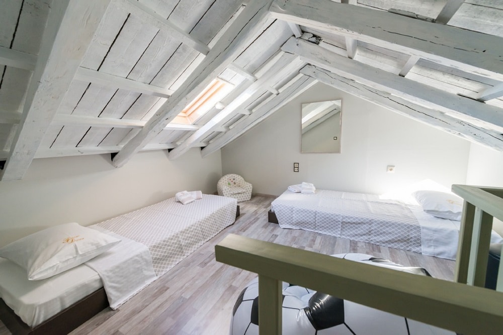 Fiscardonna Luxury Suites 50/50