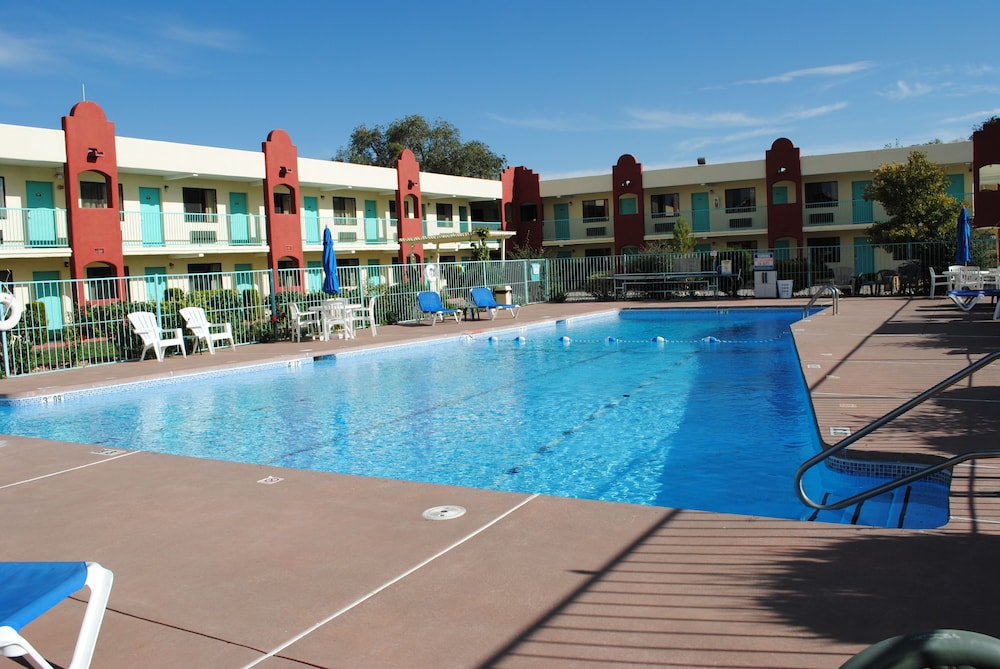 Days Inn by Wyndham Santa Fe New Mexico 3/44