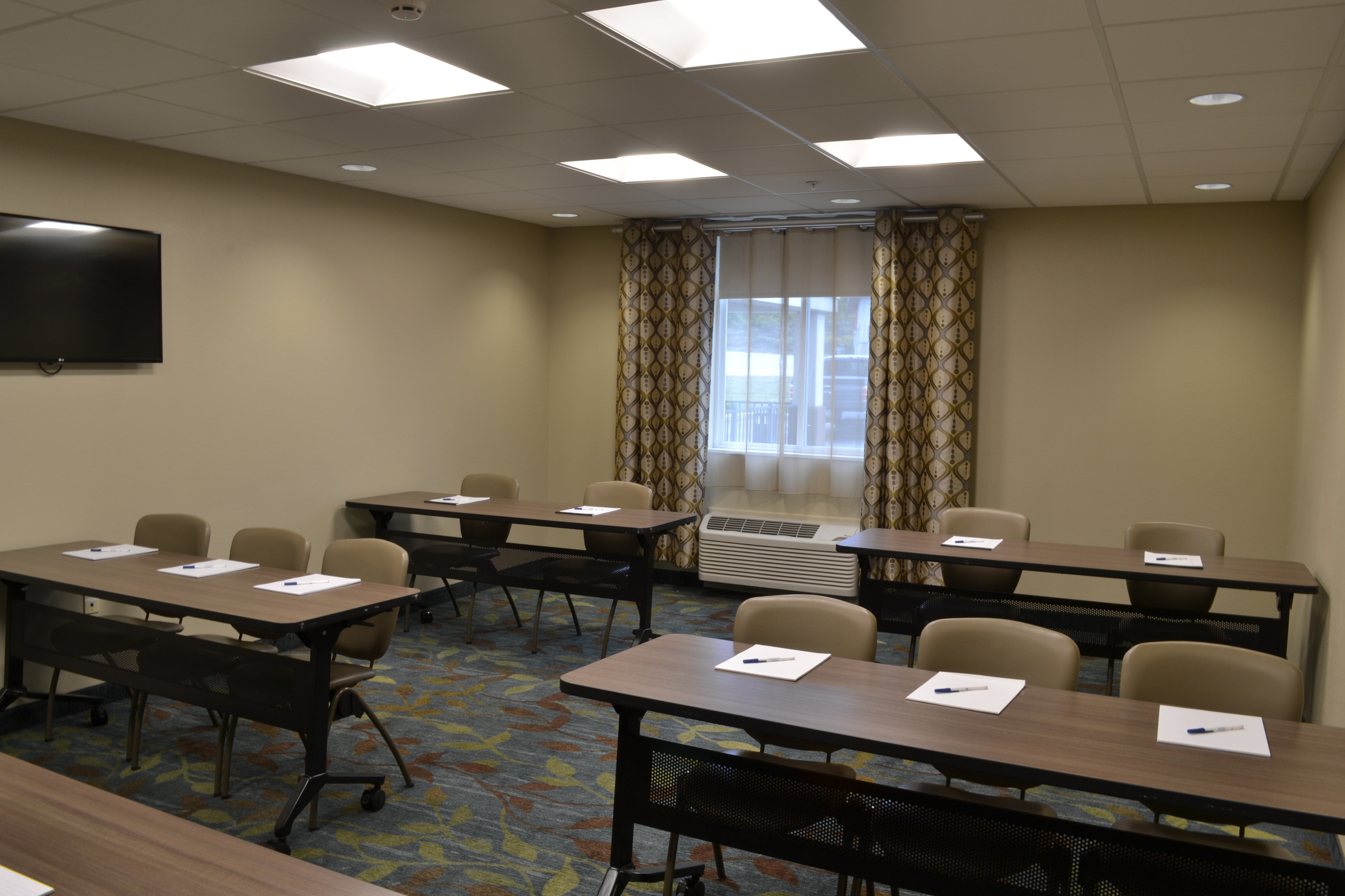 Candlewood Suites St. Clairsville 20/26