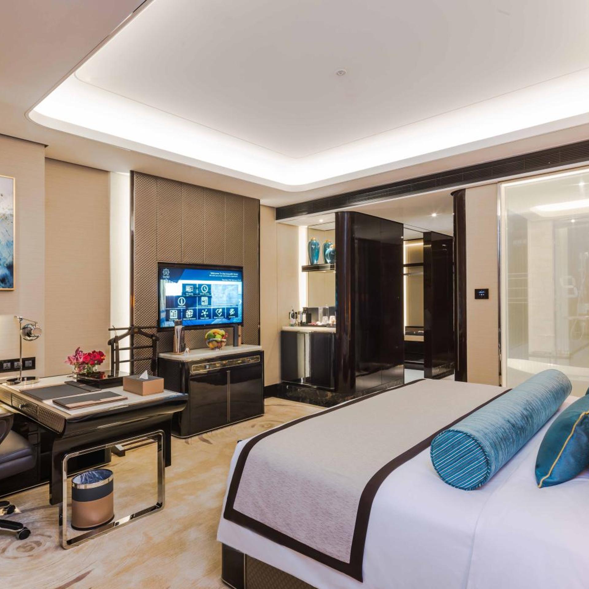 SUPERIOR, KING BED