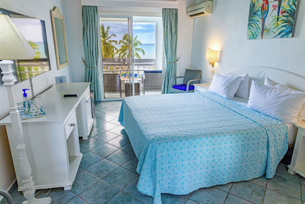 ROOM, OCEAN FRONT, BALCONY