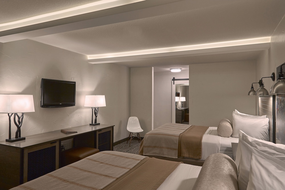 Fredericksburg Inn And Suites 33/53