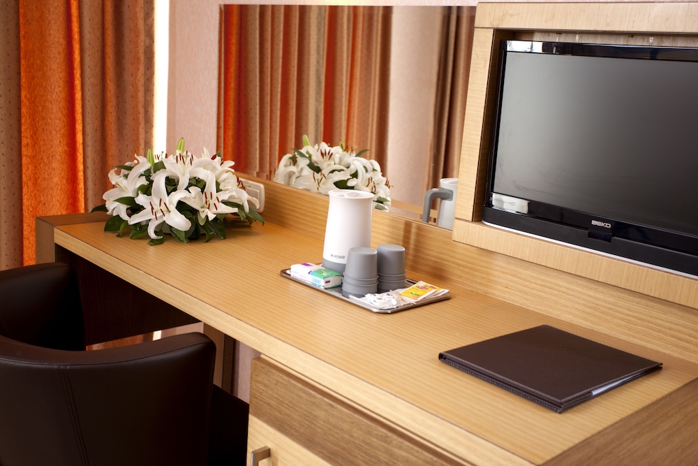 Remi Hotel 24/32