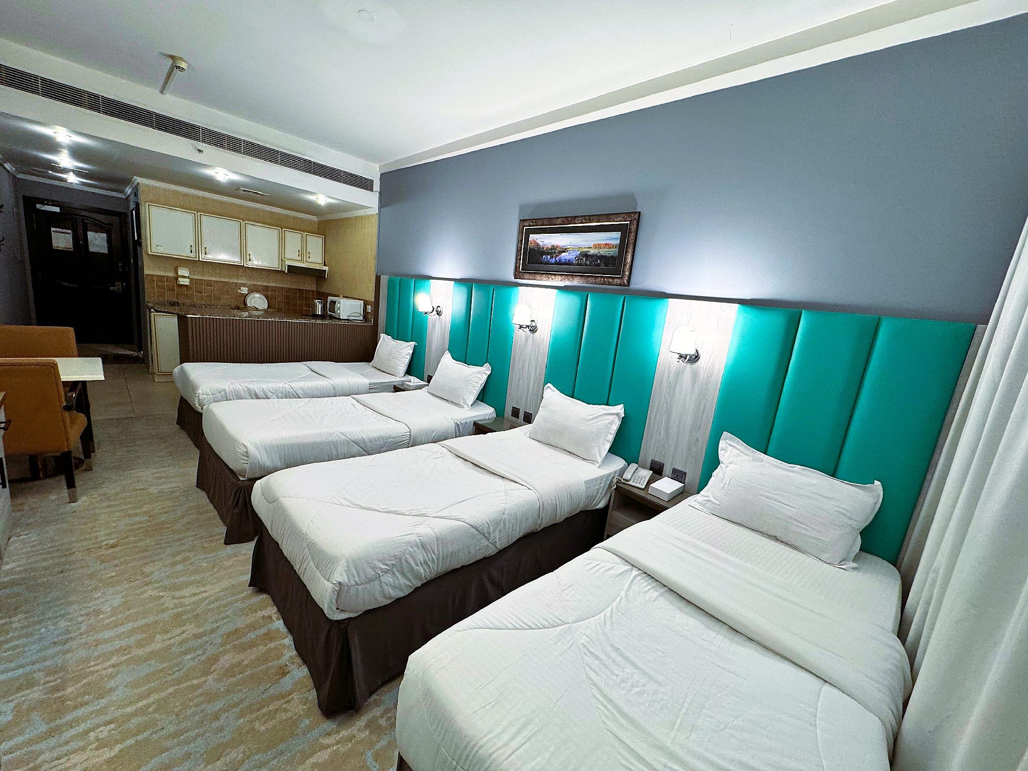 ROOM, QUADRUPLE, KITCHEN