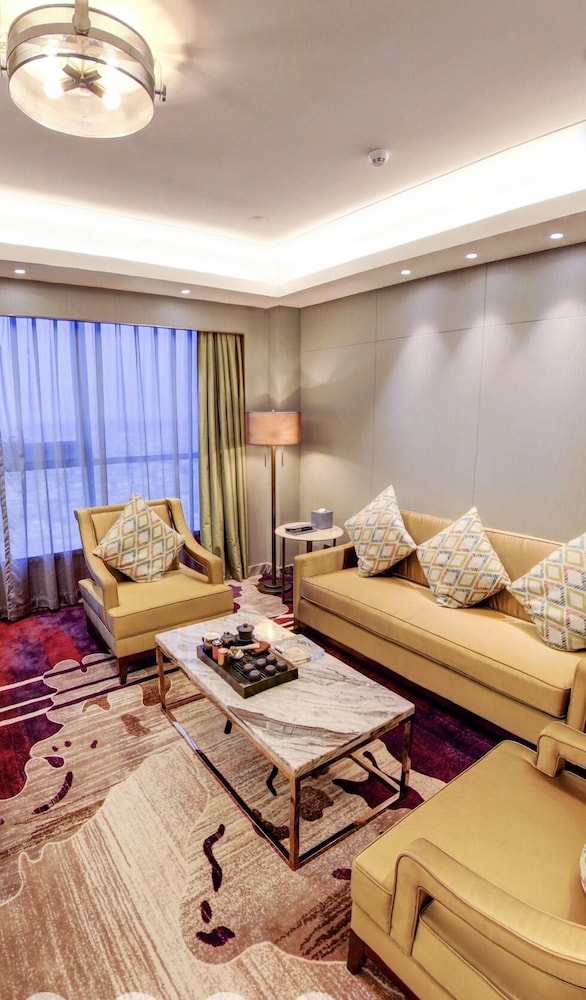 Huayu Landmark Hotel 26/32