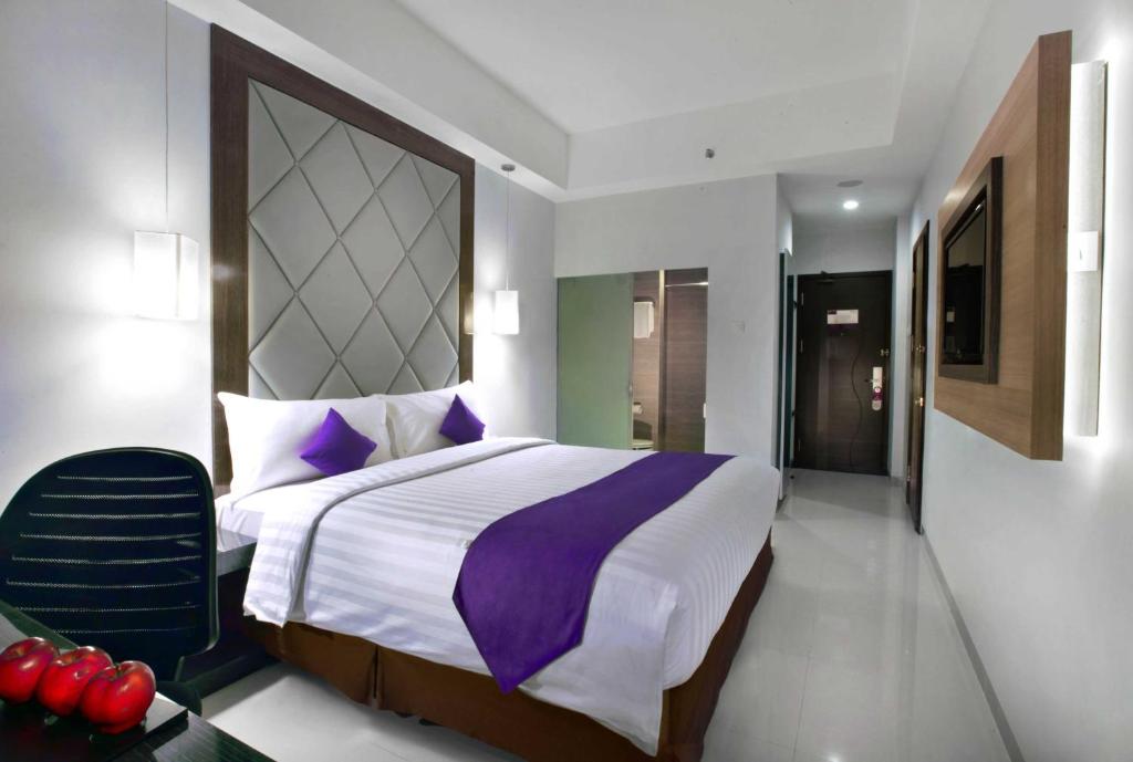 SUPERIOR, DOUBLE OR TWIN BED