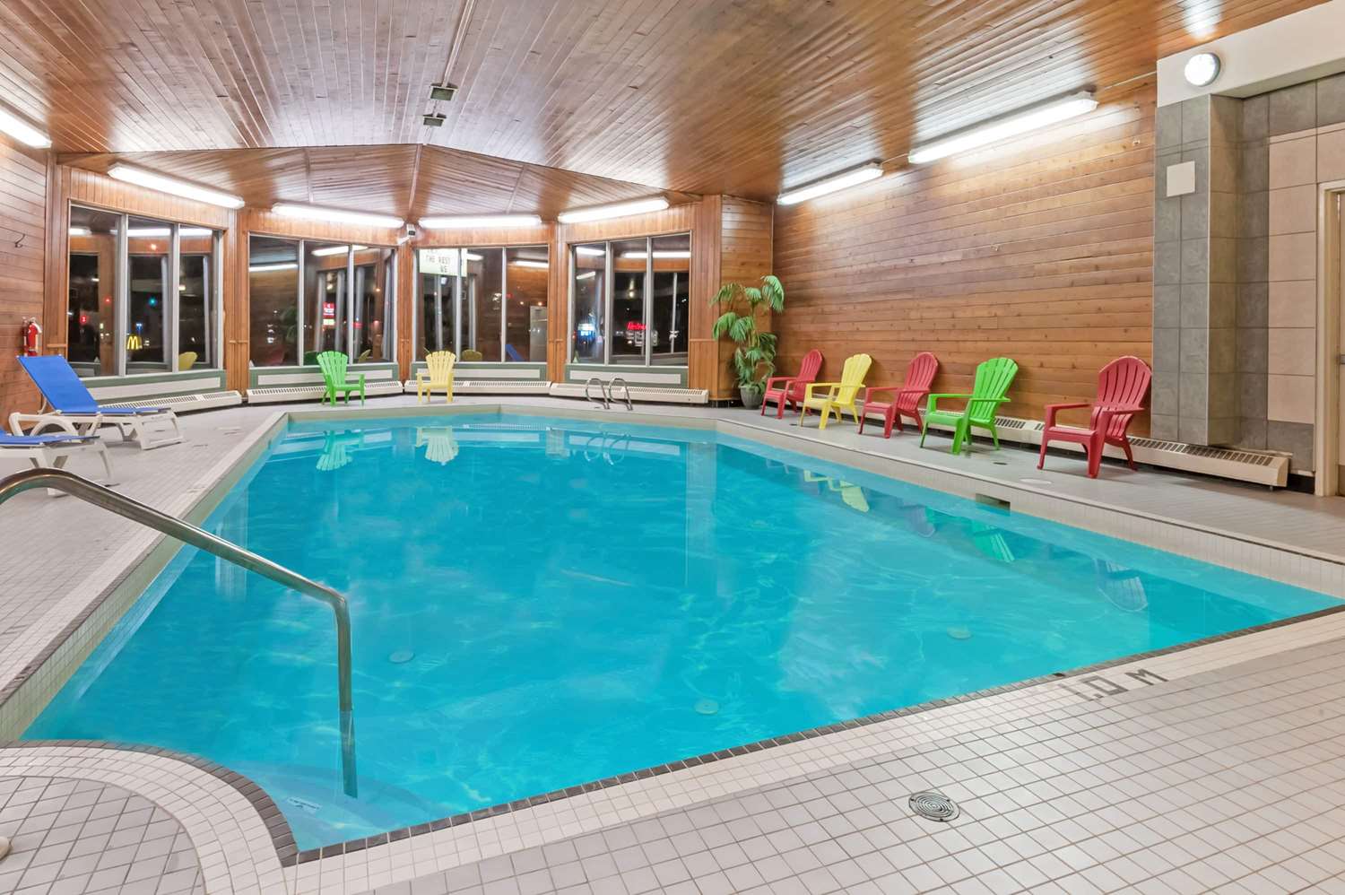 Stony Plain Inn & Suites 22/44