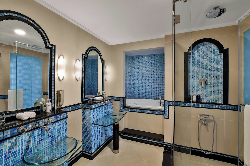 Al Habtoor Grand Resort, Autograph Collection 35/75