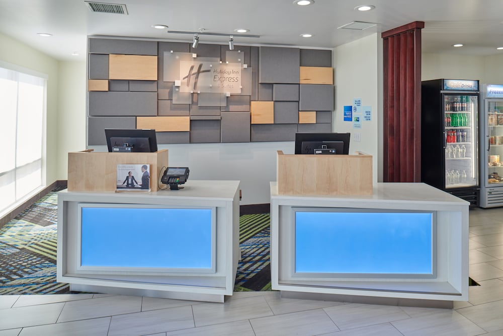 Holiday Inn Express and Suites El Paso East 8/59
