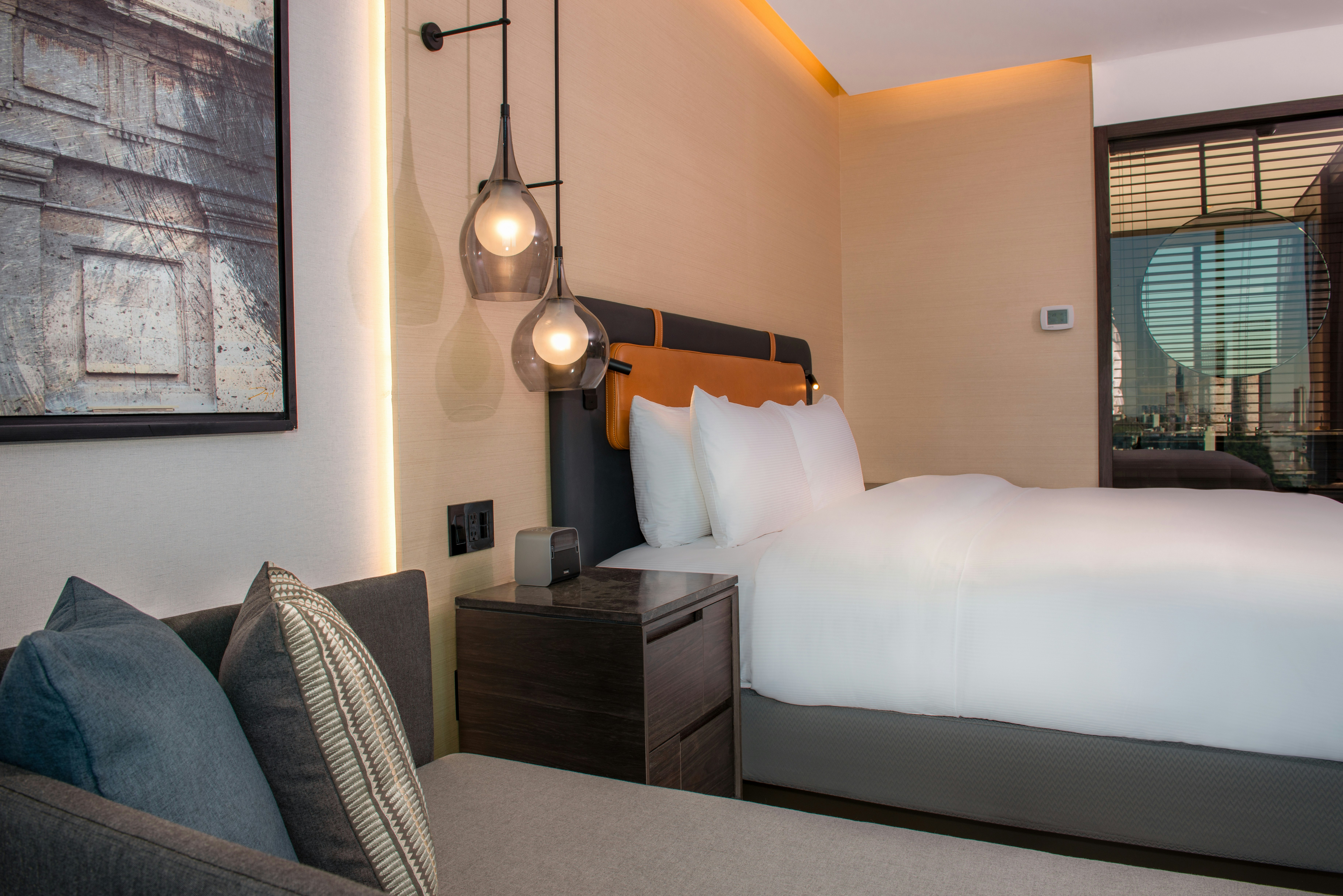 ROOM, KING BED