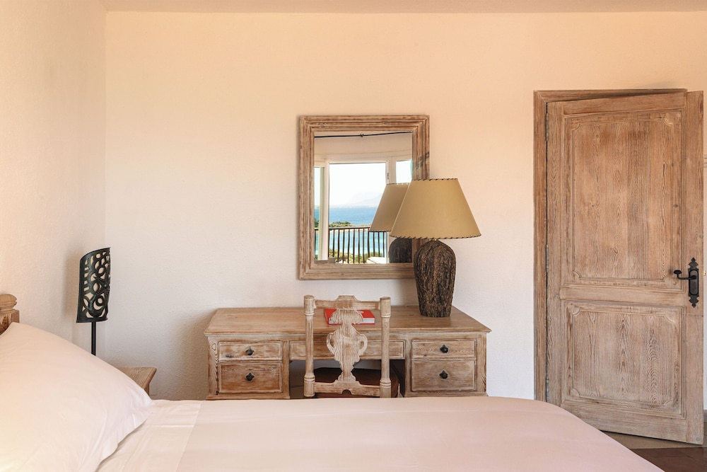 Hotel Romazzino, a Luxury Collection Hotel, Costa Smeralda 22/50