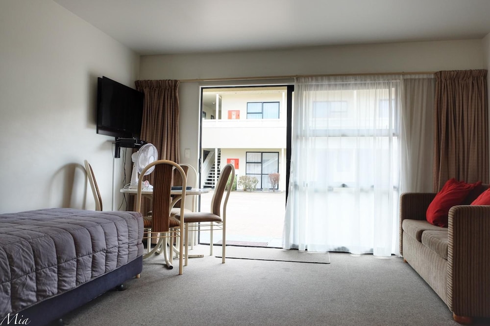 Marksman Motor Inn 30/47