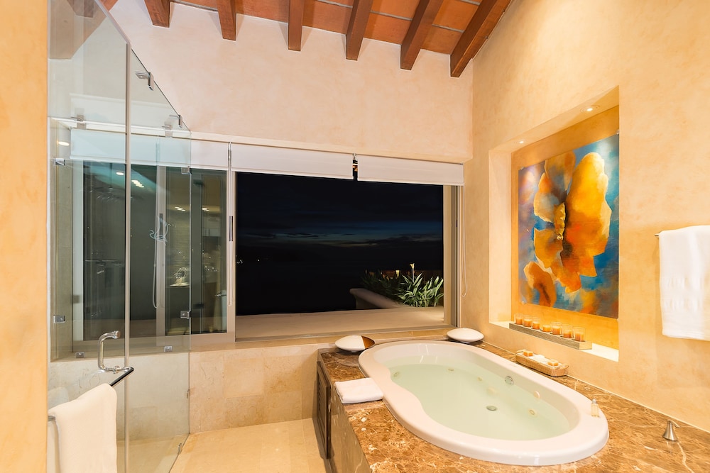 Garza Blanca Residences 48/74