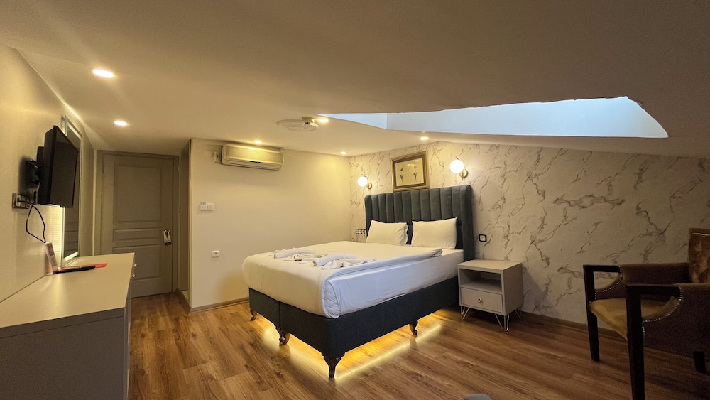 BUDGET, DOUBLE BED