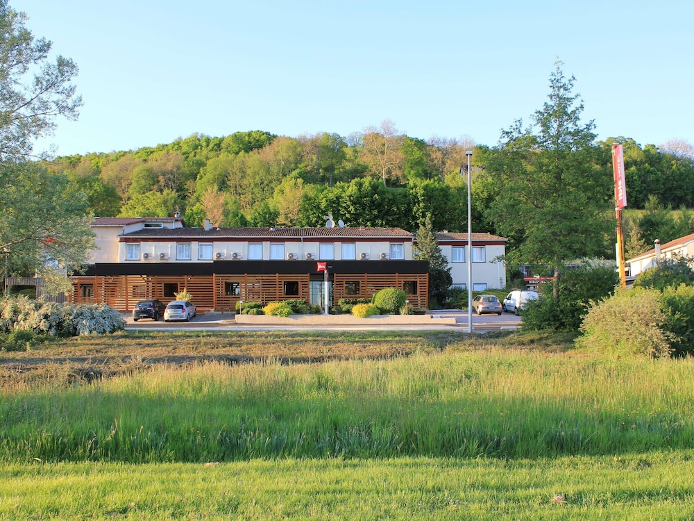Ibis Aurillac 57/63