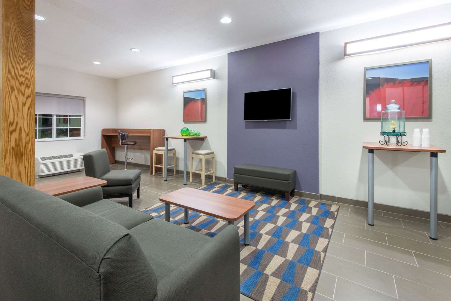 Microtel Inn And Suites By Wyndham Cadiz 10/24